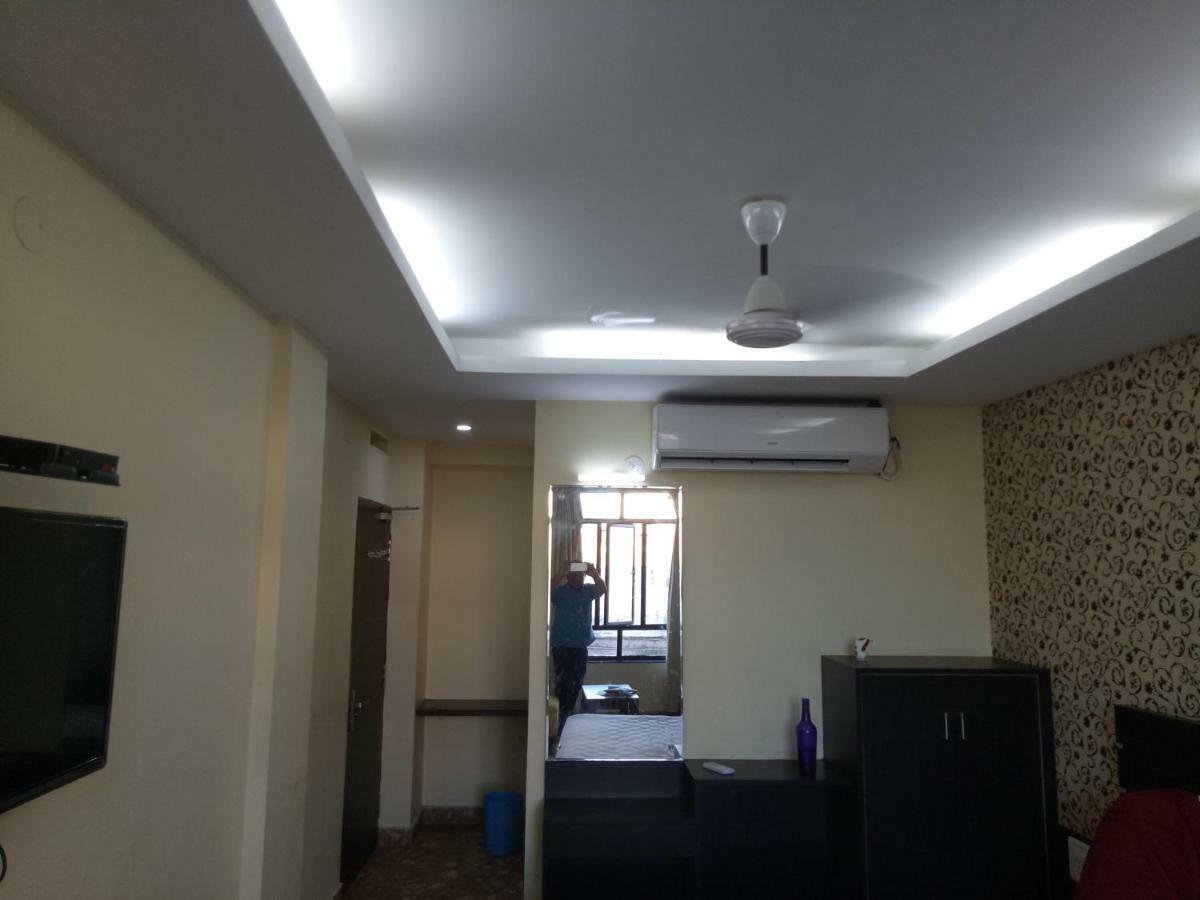 Assam Jatri Niwas Hotel Puri Exterior foto
